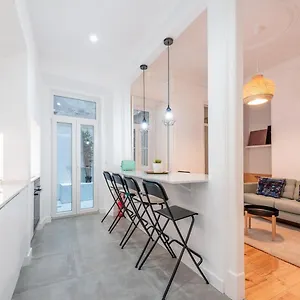 guestready-fantastic-apt-near-castelo-de-s-jorge.hotels-lisbon-portugal.com/